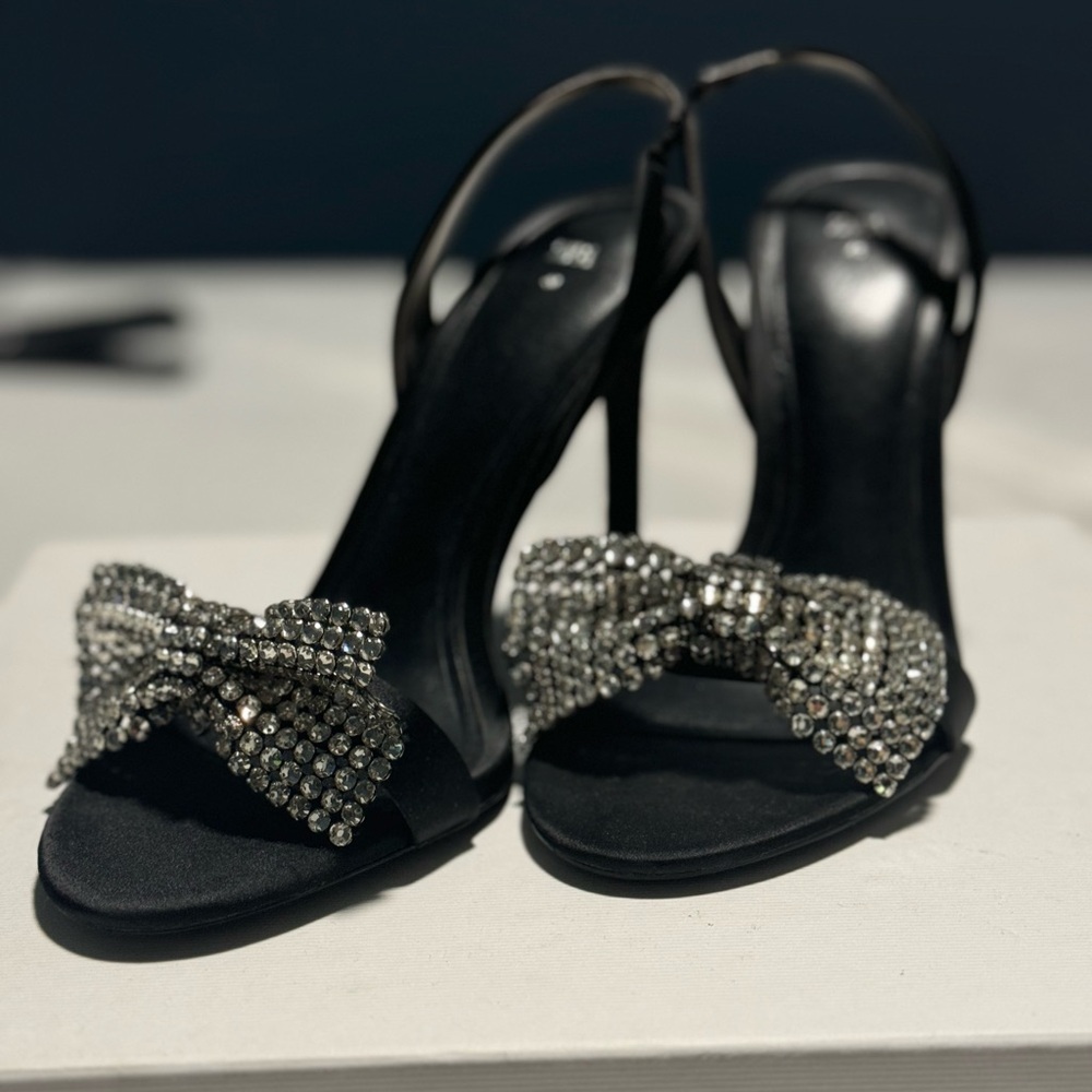 ZARA EMBELLISHED BOW HIGH HEELED SANDALS